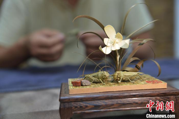 韓六葉的作品《秋興(xing) 》 李鵬茹 攝