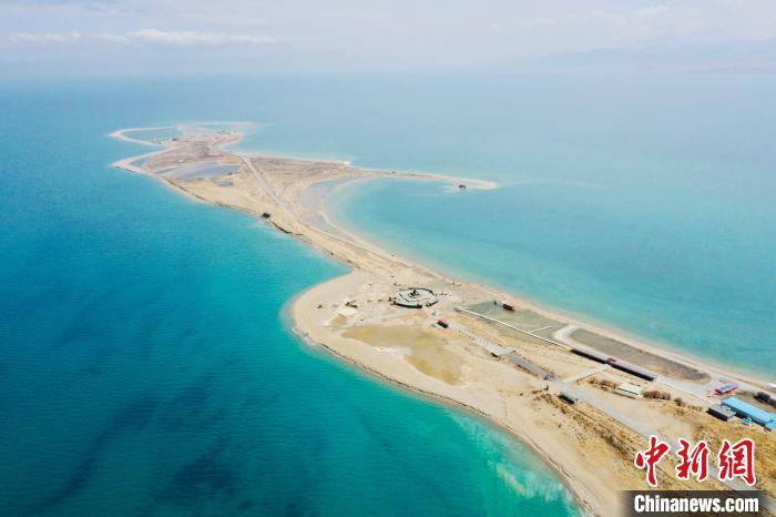 圖為(wei) 青海湖。　李江寧 攝