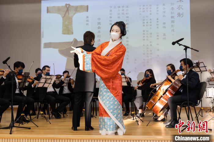 港韻國風音樂(le) 會(hui) 舉(ju) 行創意慶祝國慶