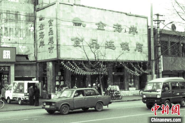 從(cong) “手推車”到“一鍵購”山西超市經濟30年變遷
