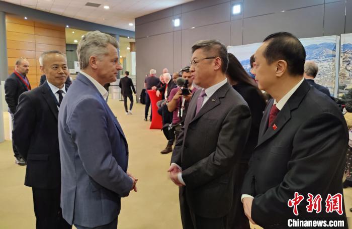 中國駐法國大使館臨(lin) 時代辦陳棟出席法國共產(chan) 黨(dang) 第三十九次全國代表大會(hui) 