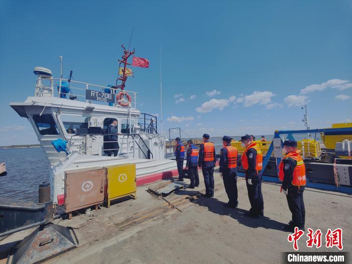 “華夏東(dong) 極”莽吉塔深水港迎來2023年首航外輪入境