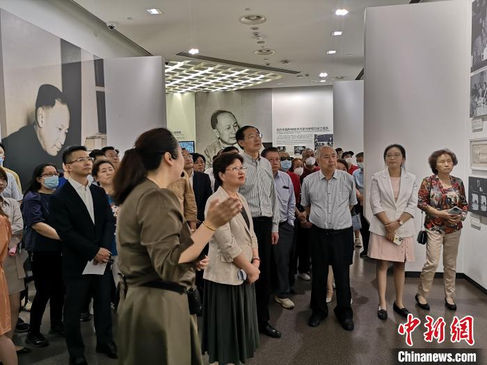 上海僑(qiao) 界人士學習(xi) 錢學森精神：成大器者當懷赤子心