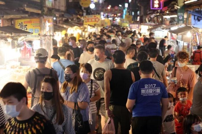 冰粉、雙皮奶、螺螄粉……台網友發帖：台灣街頭越來越多大陸小吃