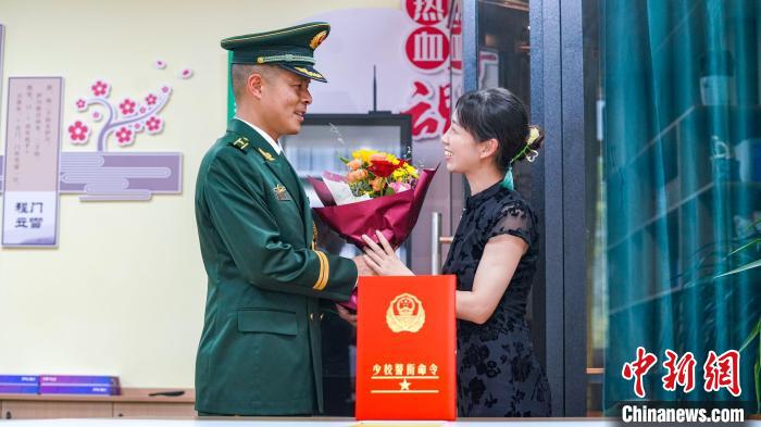 軍(jun) 功章有你的一半。　張陳宇 攝