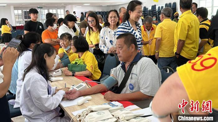 絲(si) 路工坊行走進古晉辦民生活動對接職教合作