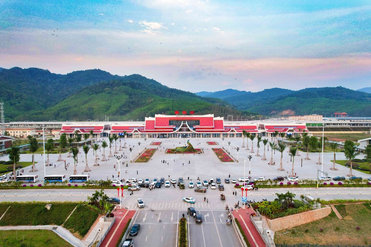 圖為(wei) 雲(yun) 南省磨憨出入境邊防檢查站 衛海林攝