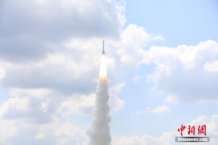 北京時間 2023年9月10日12時30分，中國在太原衛星發射中心使用長征六號改運載火箭，成功將遙感四十號衛星發射升空，衛星順利進入預定軌道，發射任務獲得圓滿成功。該衛星主要用於(yu) 開展電磁環境探測及相關(guan) 技術試驗。此次任務是長征係列運載火箭第487次飛行。王曉虎 攝