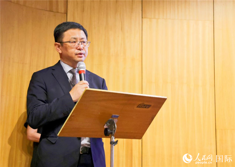 中國駐裏約熱內(nei) 盧總領事館商務參讚徐元勝發表致辭。人民網記者 陳海琪攝