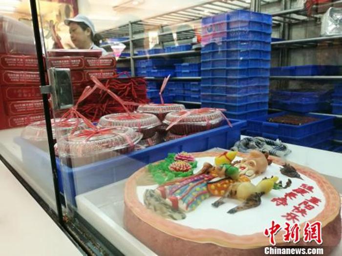 資料圖：等待銷售的重陽糕。　鍾升 攝