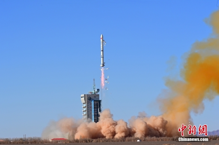 北京時間2023年11月16日11時55分，我國在酒泉衛星發射中心使用長征二號丙運載火箭，成功將新一代海洋水色觀測衛星發射升空，衛星順利進入預定軌道，發射任務獲得圓滿成功。此次任務是長征係列運載火箭第497次飛行。汪江波 攝