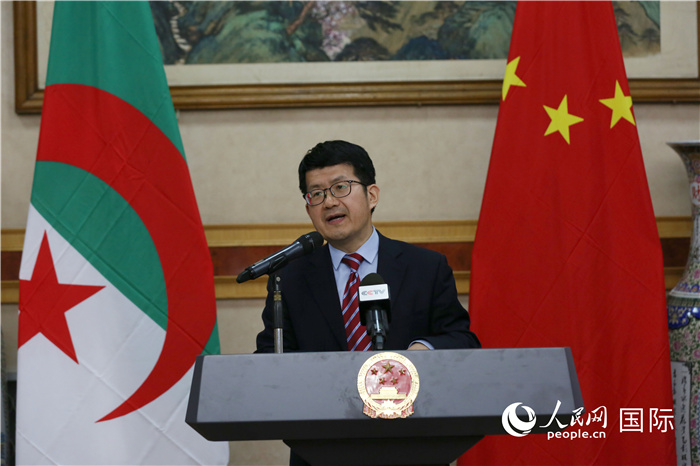 李健在招待會(hui) 上致辭。人民網記者 郝瑞敏攝