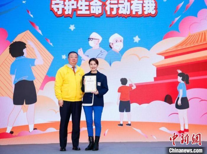 演員周海媚受邀參與(yu) 公益活動。　郭凱敏 攝