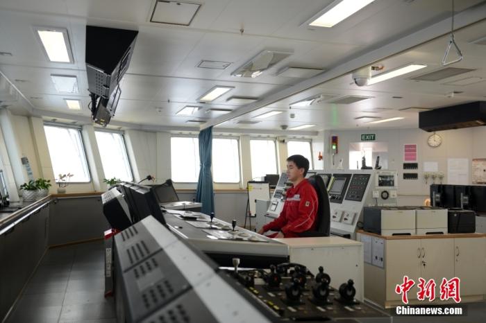 海上鑽井平台中控室。<a target='_blank' href='https://www.easyfundingllc.com/' _fcksavedurl='/' ><p  align=