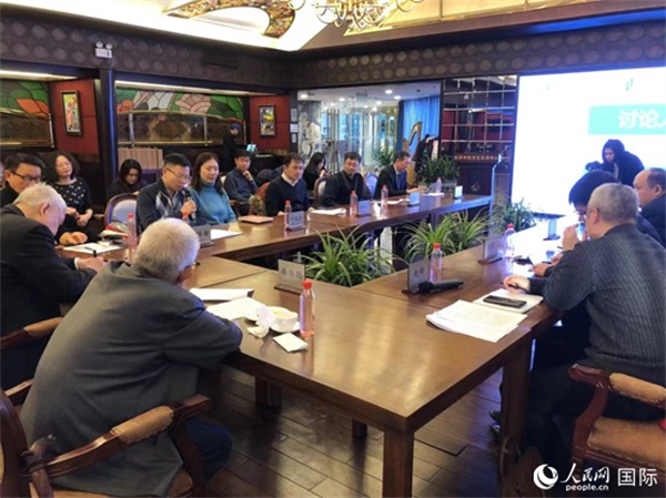 與(yu) 會(hui) 專(zhuan) 家學者就拉美局勢和中拉關(guan) 係展開討論。人民網記者 趙健攝