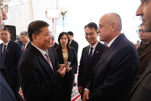 李永明同埃及住房部副部長會(hui) 談交流。主辦方供圖