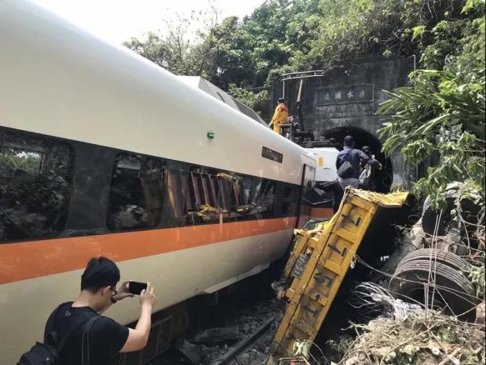 資料圖：2021年4月2日，台鐵408次太魯閣號發生脫軌事故。圖片來源：台灣《聯合報》 王燕華 攝