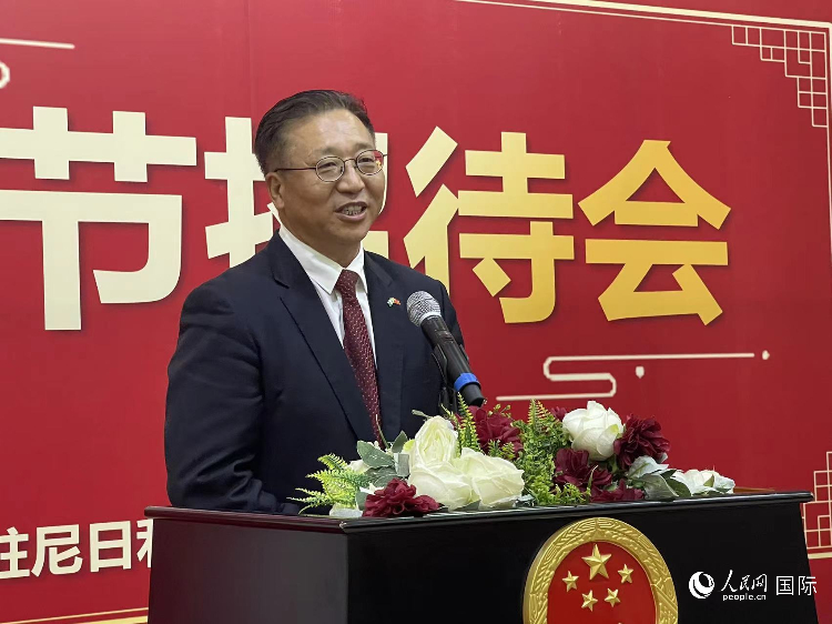 中國駐尼日利亞(ya) 大使崔建春致辭。人民網記者 薑宣攝