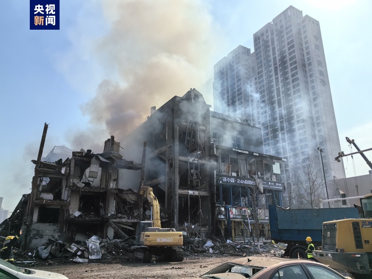 河北廊坊商鋪發生爆炸起火 目前火勢得到有效控製