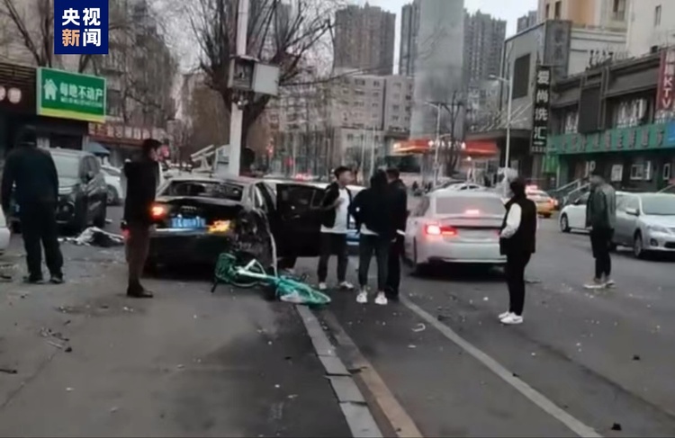 沈陽一轎車衝(chong) 入人行道致3死2傷(shang)  肇事車輛駕駛人已被控製