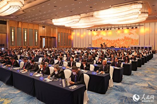 與(yu) 會(hui) 嘉賓濟濟一堂。人民網記者 陳博攝