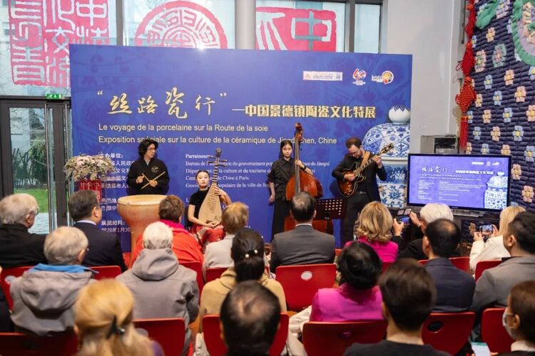 在巴黎遇見中國陶瓷——他們(men) 帶著“洋景漂”的作品來到歐洲