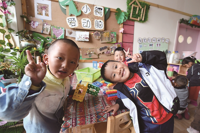 江蘇援建的拉薩市江蘇實驗幼兒(er) 園，所有師資在江蘇接受培訓，打造具有江蘇水準的優(you) 質學前教育資源。 本報記者 萬(wan) 程鵬 攝