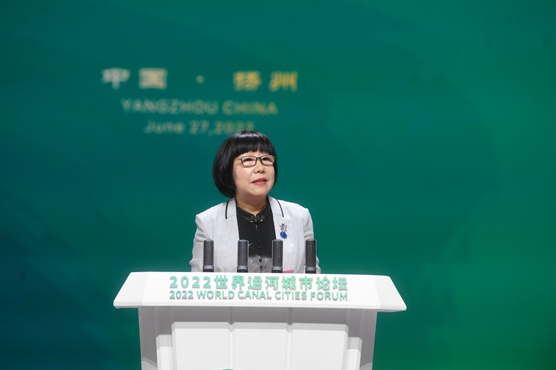 人民網黨(dang) 委委員、監事會(hui) 主席唐維紅在大會(hui) 上發言。邵丹攝