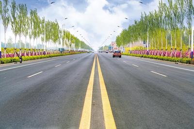 近日拍攝的固安縣固東(dong) 公路。河北日報通訊員 譚 磊攝