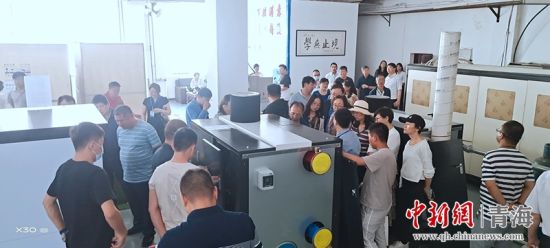 圖為(wei) 行業(ye) 內(nei) 人員進行項目參觀。 活動主辦方供圖