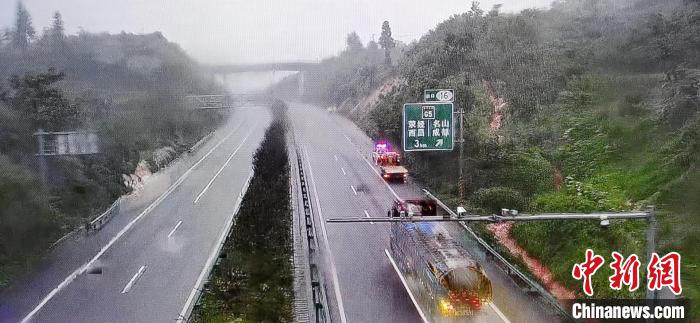 四川多地發布強降雨地災預警轉移民眾(zhong) 42993人