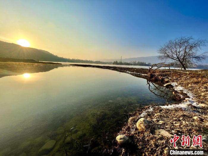 圖為(wei) 青海省化隆縣黃河濕地景色。　李玉峰 攝