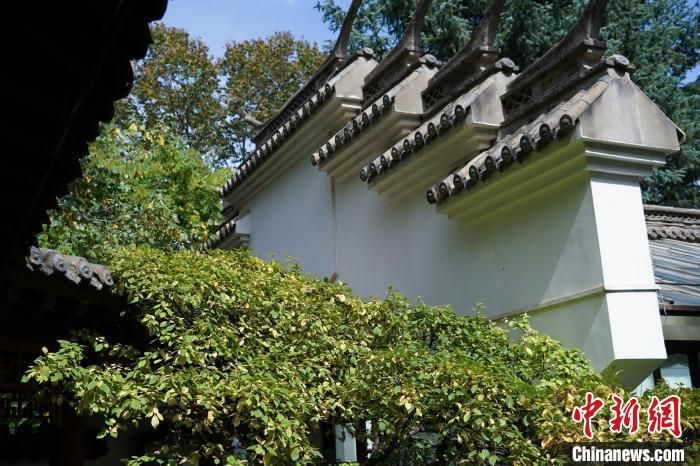 圖為(wei) 西寧園林植物園內(nei) 的蘇式風格建築。　馬銘言 攝