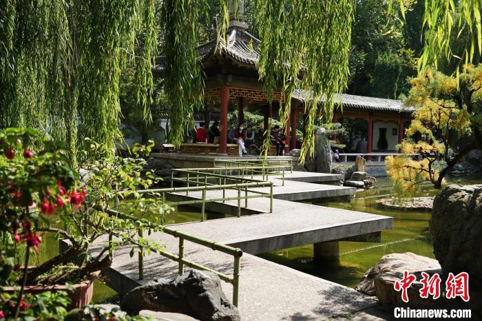 圖為(wei) 西寧園林植物園秋日風景別有韻味。　馬銘言 攝