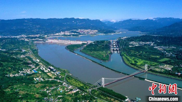 2022年夏季三峽工程為(wei) 中下遊補水。(資料圖) 湯偉(wei)  攝