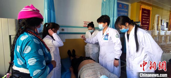青海青南支醫“缺氧不缺鬥誌”：換個(ge) 地方做更有意義(yi) 的事
