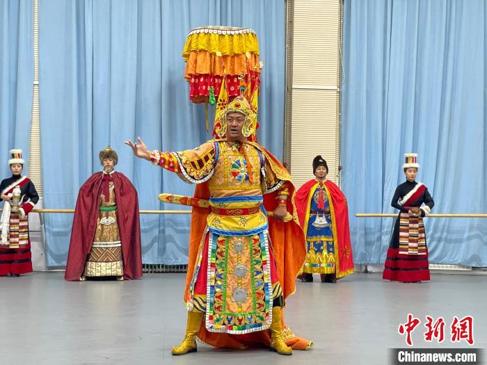 圖為(wei) 格薩爾劇展演。　巷欠才讓 供圖