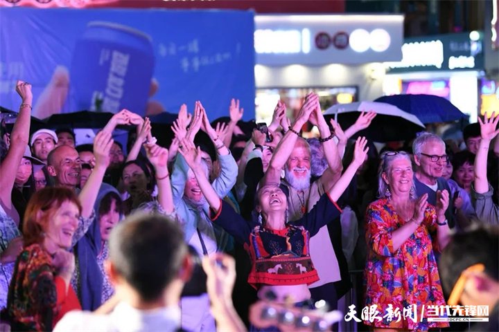 貴陽路邊音樂(le) 節。圖片來源於(yu) 南明區融媒體(ti) 中心