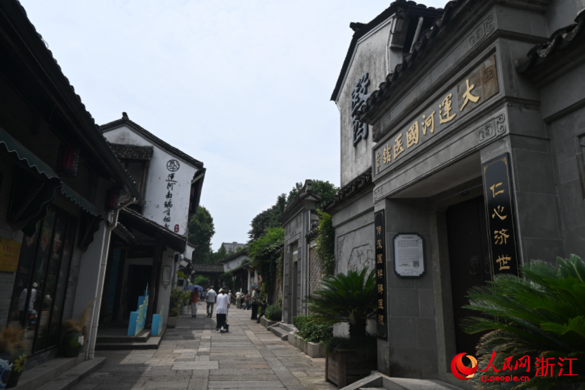 運河邊的老建築被完好保存下來。人民網記者 張麗(li) 瑋攝