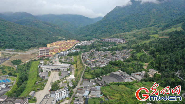 雲(yun) 南騰衝(chong) ：小小“火塘會(hui) ” 打通服務群眾(zhong) “最後一公裏”
