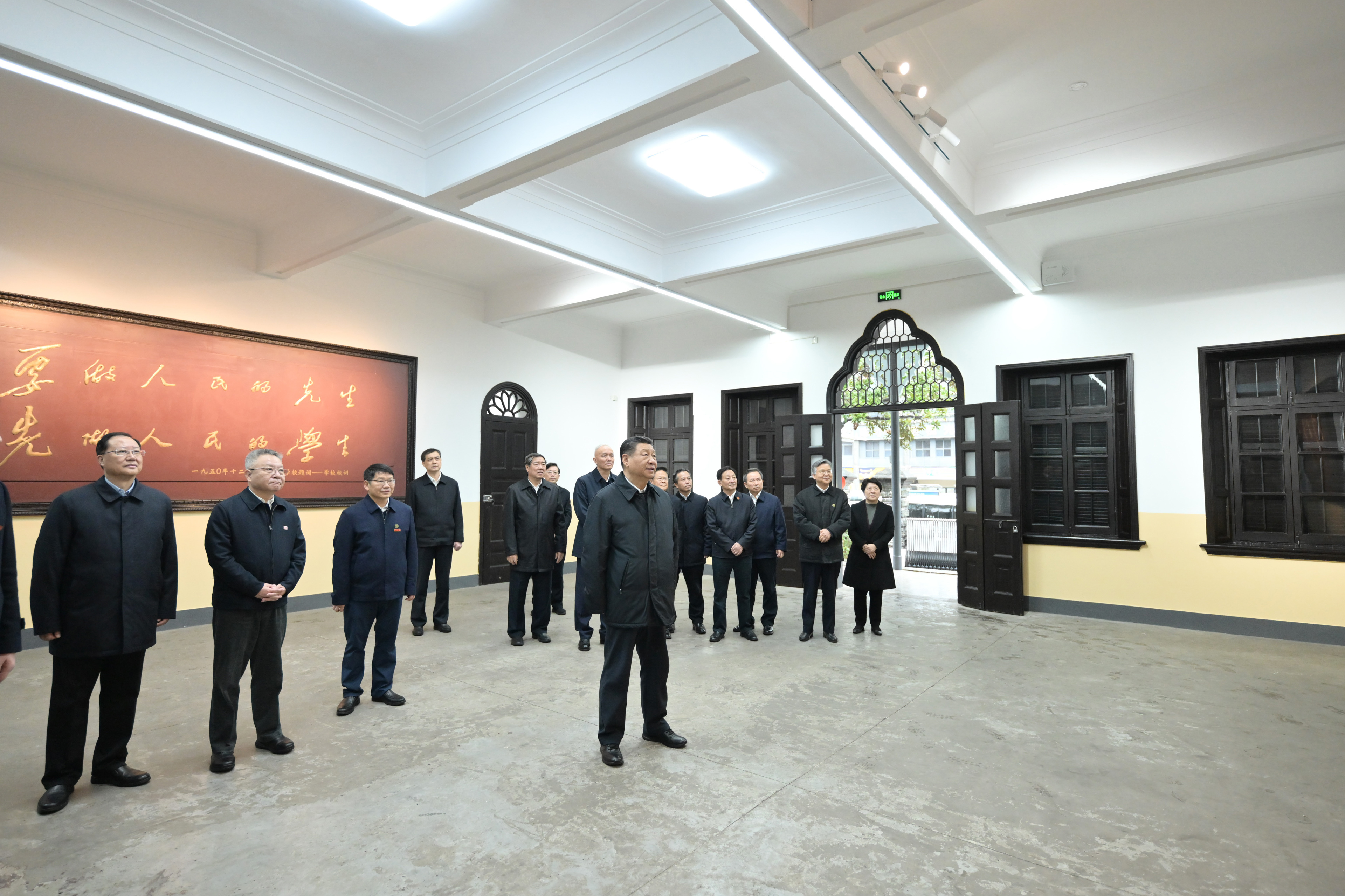 3月18日，習(xi) 近平總書(shu) 記在湖南第一師範學院（城南書(shu) 院校區）考察。