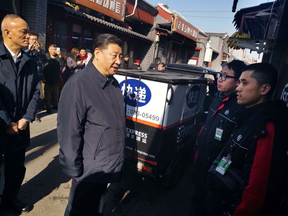 圖文故事｜習(xi) 近平總書(shu) 記同勞動人民在一起