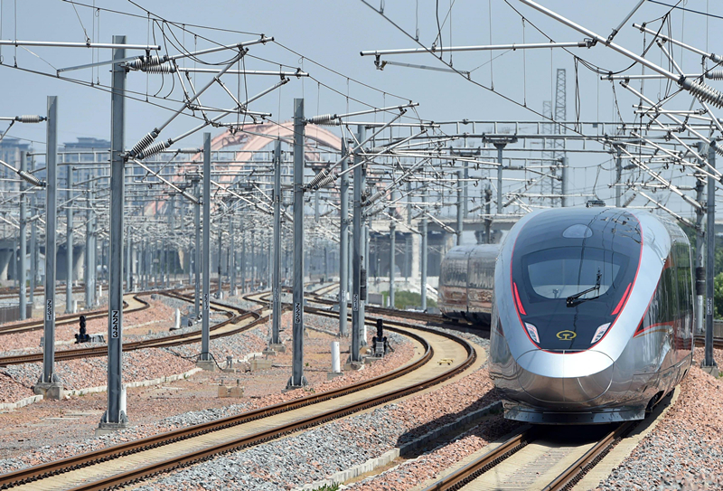 2022年6月20日，濟鄭高鐵鄭州首發G9206次列車駛出鄭州東(dong) 站。