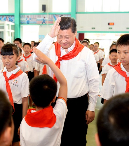2014年5月30日，習(xi) 近平總書(shu) 記來到北京市海澱區民族小學，參加慶祝“六一”國際兒(er) 童節活動。