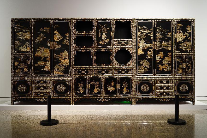 2023年7月9日，北京，中國工藝美術館·中國非物質文化遺產(chan) 館，“山西特色專(zhuan) 業(ye) 鎮平遙非遺雙寶中華行”展覽展出的推光漆器作品。