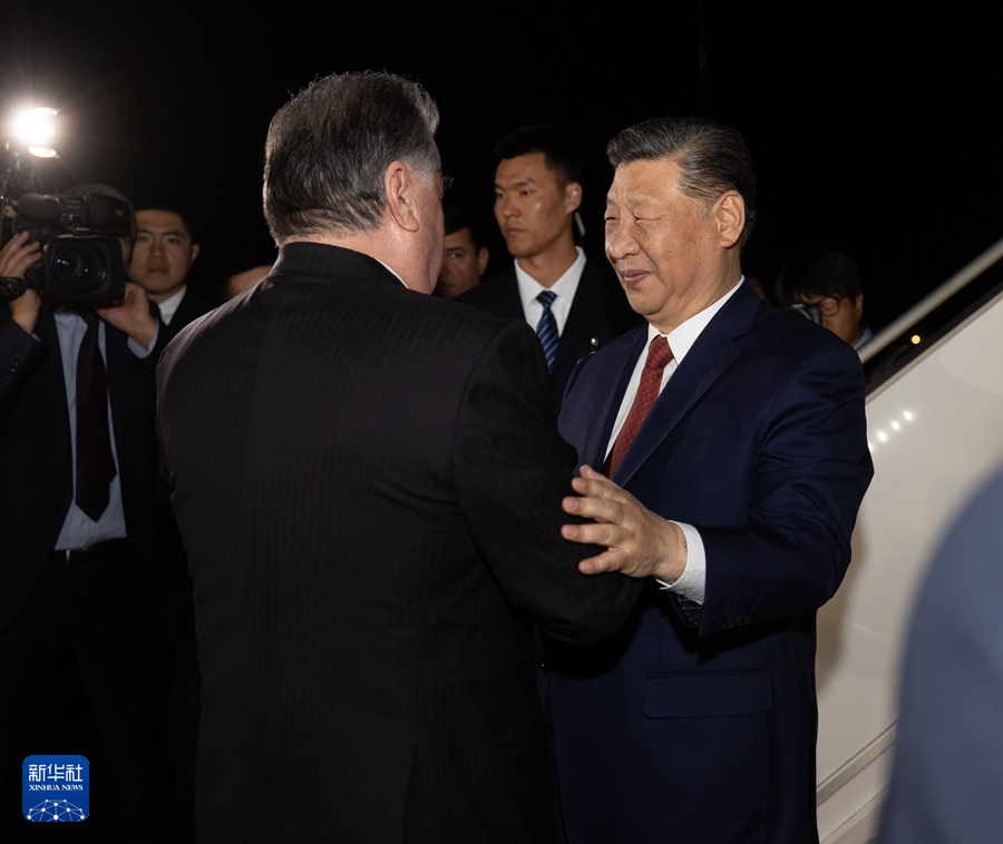 習(xi) 近平抵達杜尚別開始對塔吉克斯坦進行國事訪問