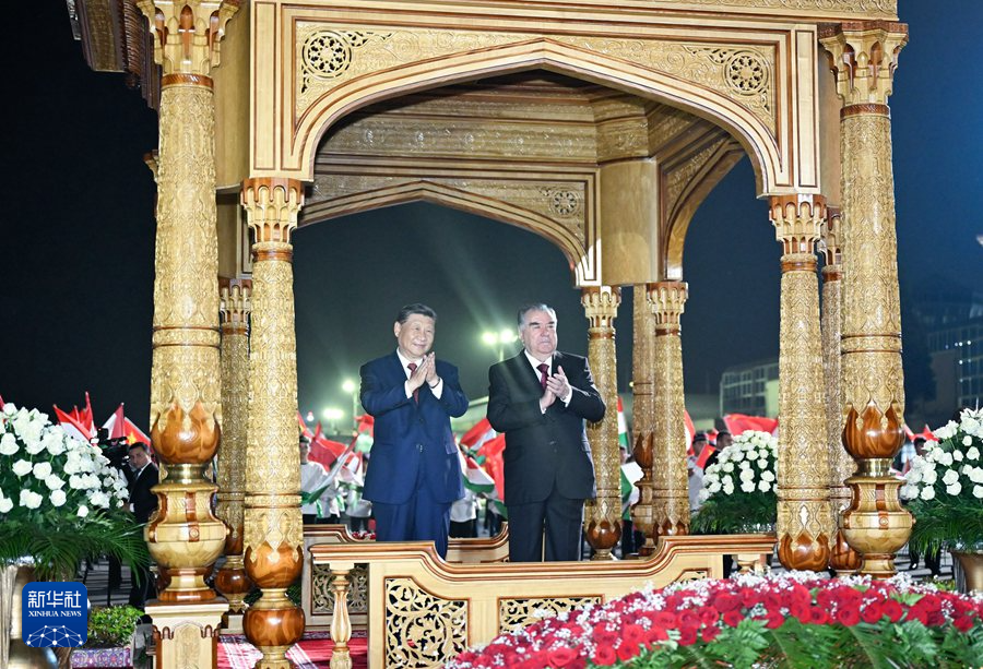 習(xi) 近平抵達杜尚別開始對塔吉克斯坦進行國事訪問