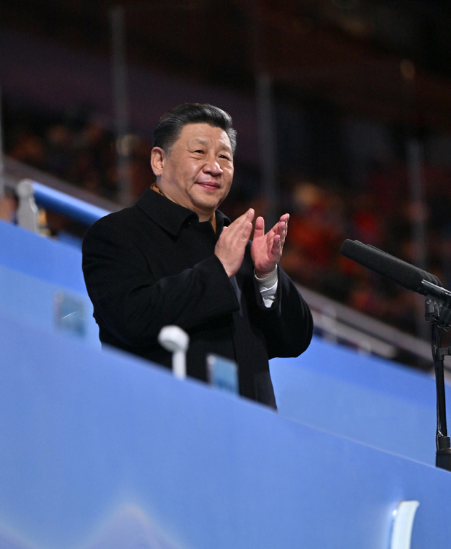 2022年3月4日晚，北京2022年冬殘奧會(hui) 開幕式在國家體(ti) 育場隆重舉(ju) 行。習(xi) 近平主席出席開幕式並宣布北京2022年冬殘奧會(hui) 開幕。