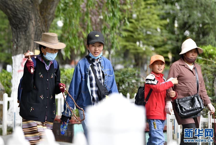 （新華視界）（2）拉薩：龍王潭公園迎遊客