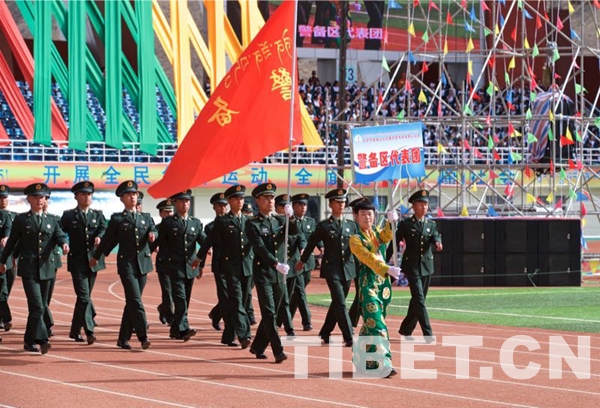 圖為(wei) 拉薩警備區代表團官兵在參加運動會(hui) 現場